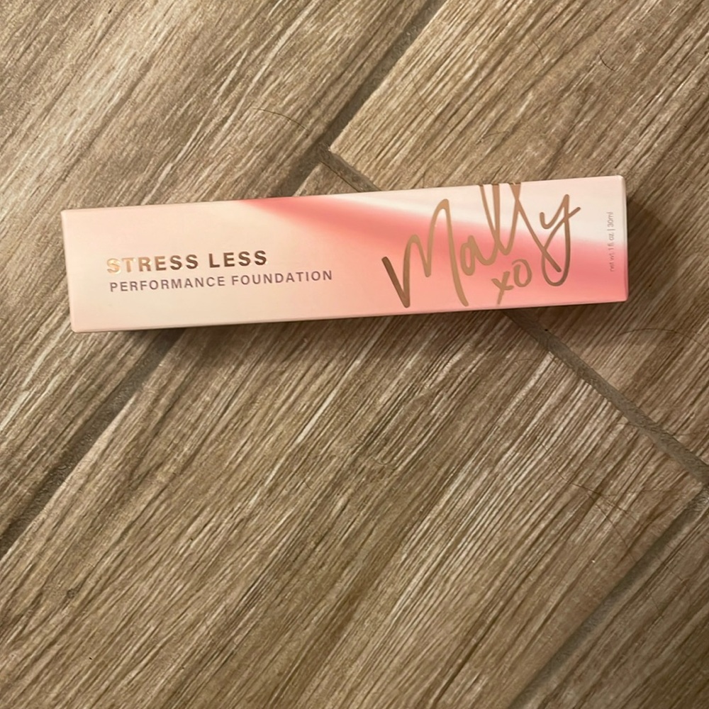 Mally Stress less Performance Foundation Rich.    1 fl. Oz.